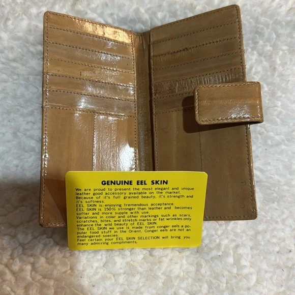 Genuine Eel Skin Wallet - Picture 3 of 5
